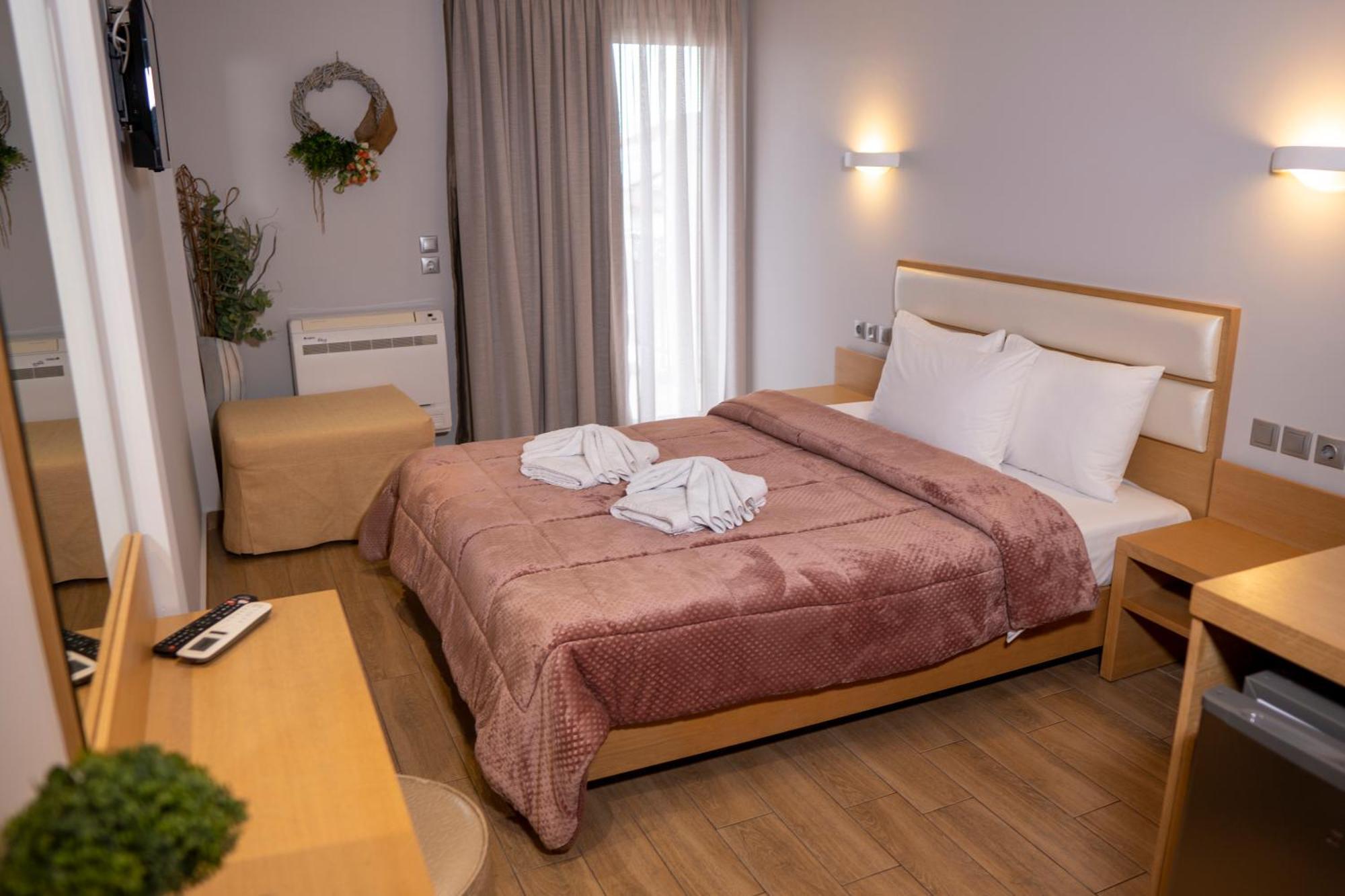 Hotel Epavlis Eleftheriadi Paralía Exteriör bild